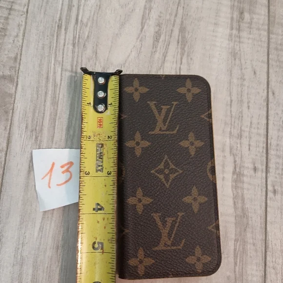 Louis Vuitton iphone case - Picture 6 of 6